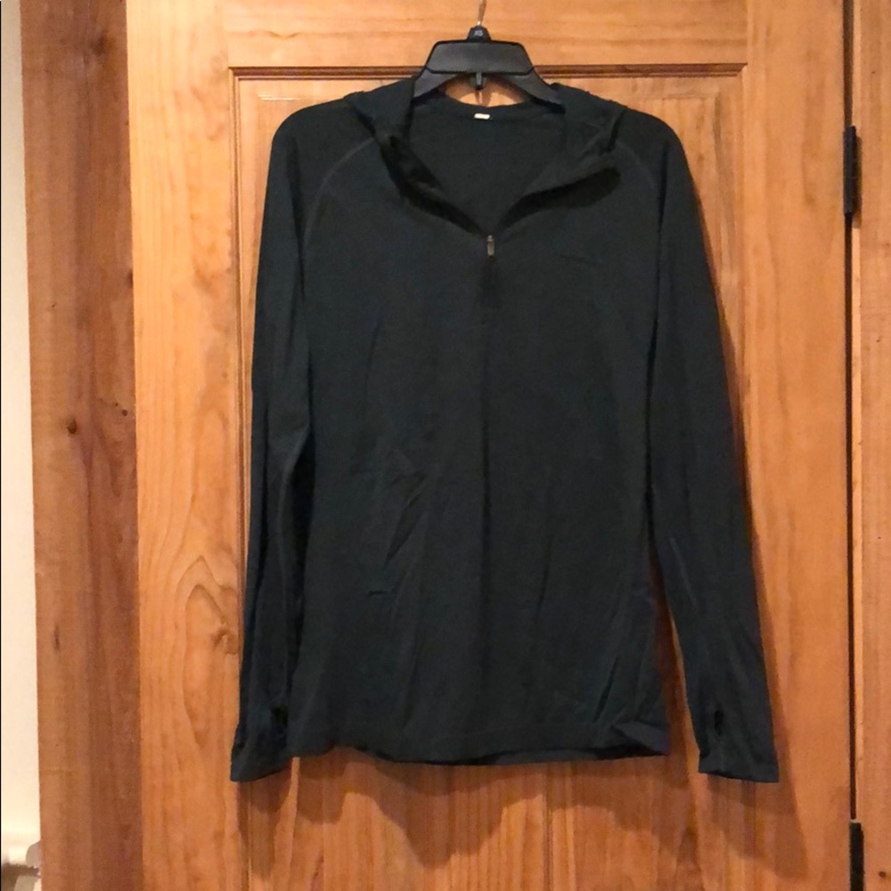 Men’s Lulu Lemon Pull Over size M